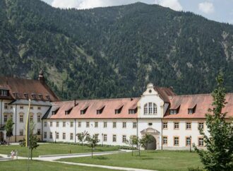 Das Kloster Ettal und seine Geschichte: Eine Wanderung zum Kloster und durch die Umgebung