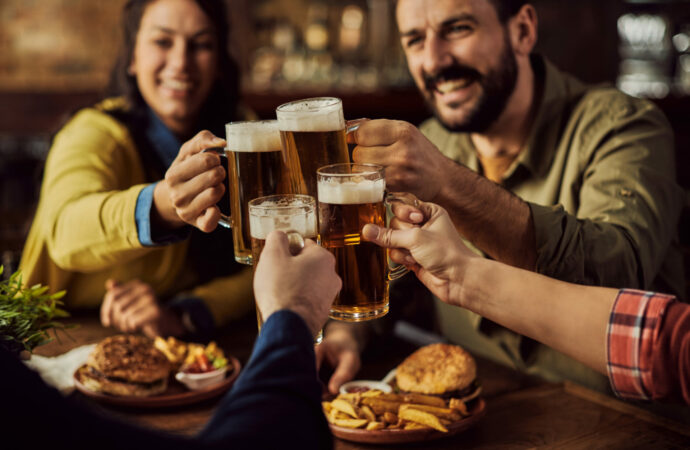 Bierkultur im Allgäu: Besuch bei traditionellen Brauereien und Biergärten im Ostallgäu